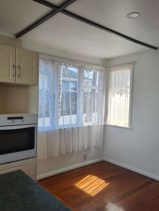 8 Revel Avenue Mount Roskill_1