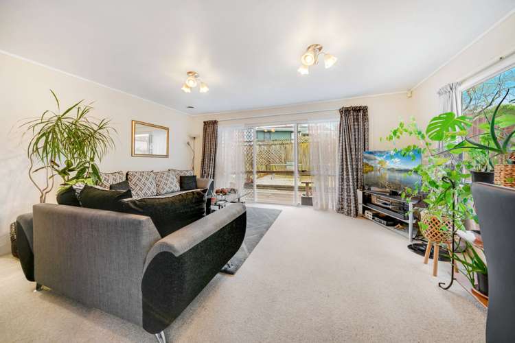 2/34 Rotoiti Avenue Pakuranga Heights_3