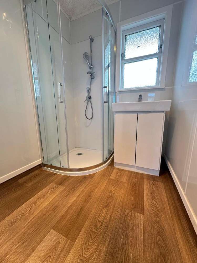 65 Cobham Cres Otara_8