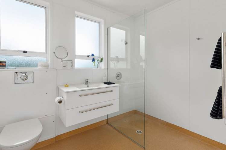 8 Darroch Street Fairy Springs_14