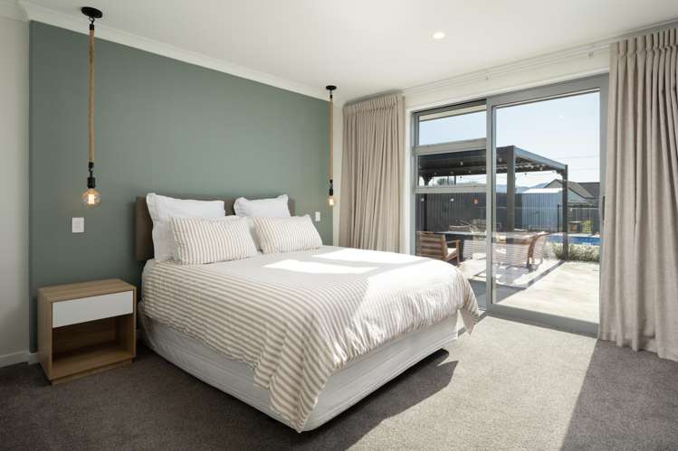 14 Waters Avenue Burleigh_13