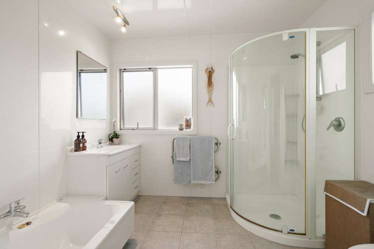 11 Adamson Road Taipa_19