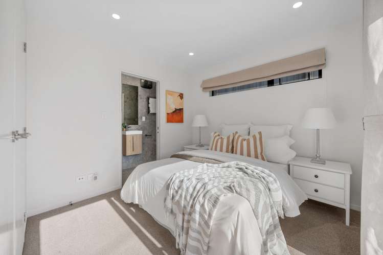 1B Valron Road Te Atatu South_9