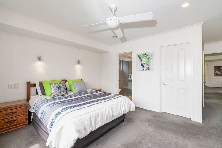 96 Basley Road Owhata_11