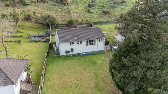 Solid Family Home on 1002sqm Section