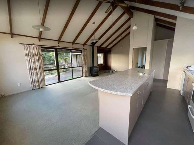 31 Burton Place Owhata_2