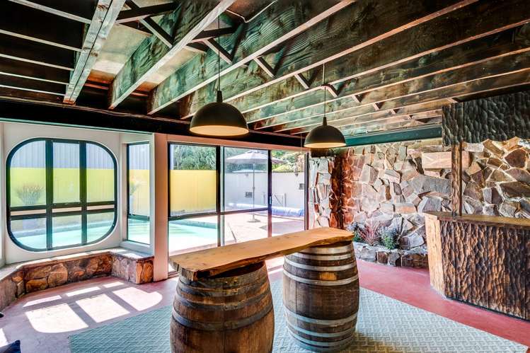 208 Caroline Place Mayfair_8