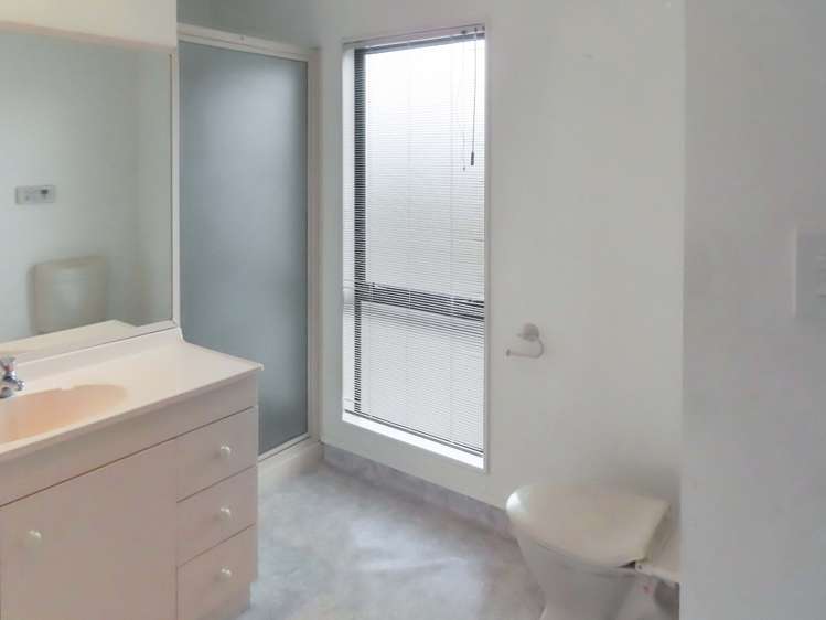 122 Redvers Drive Belmont_12