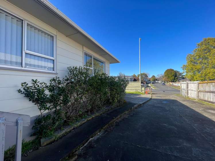 105 Mahia Road Wattle Downs_1