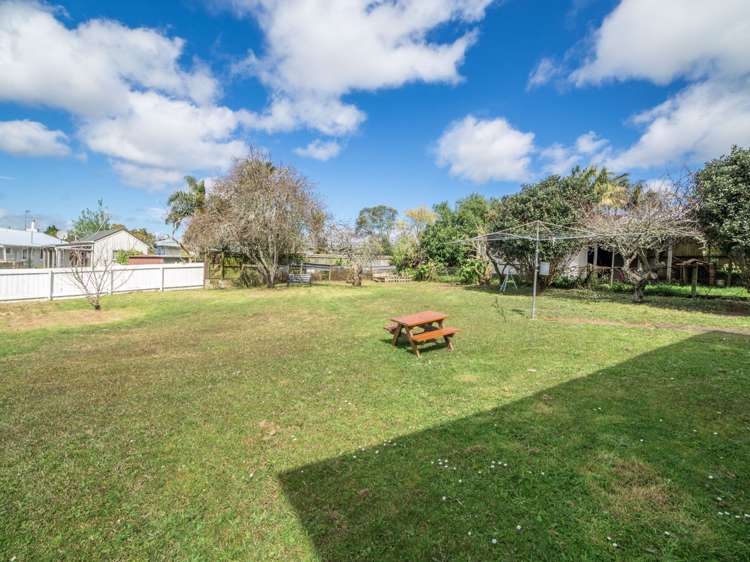 9 Tiroroa Avenue Te Atatu South_5