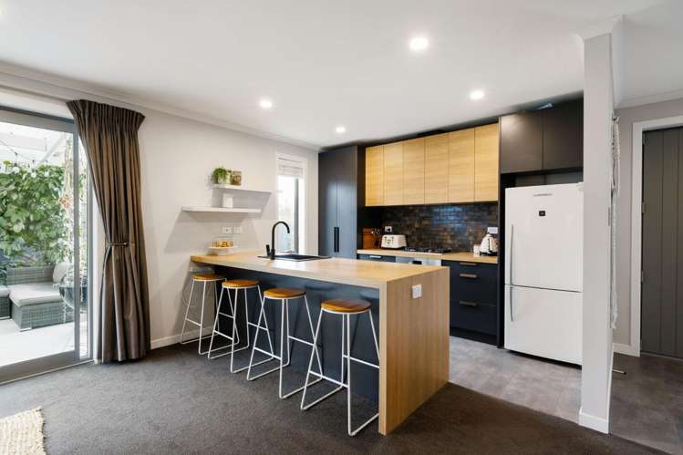 93 Scott Street 11373_8