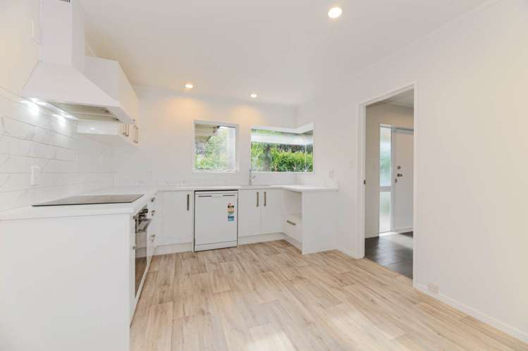 3/210 Edmonton Road Te Atatu South_9