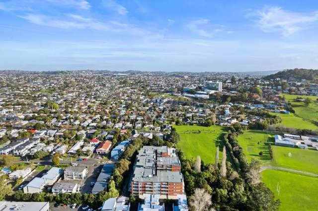220/4 Wagener Place Mt Albert_3