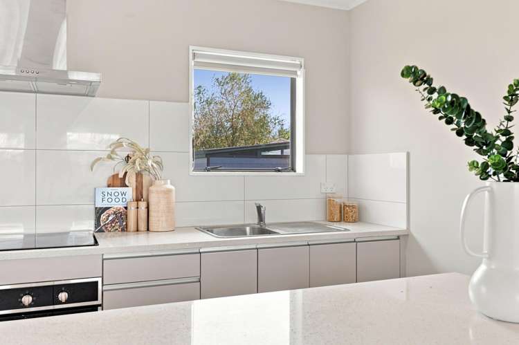 2/41 President Avenue Papakura_4