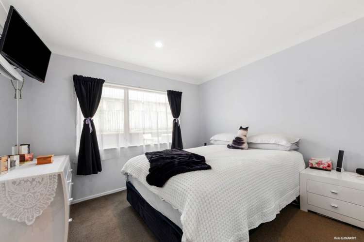 32 Broadfield Street Massey_11