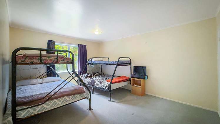 7 Lucy Road Waiomu_19