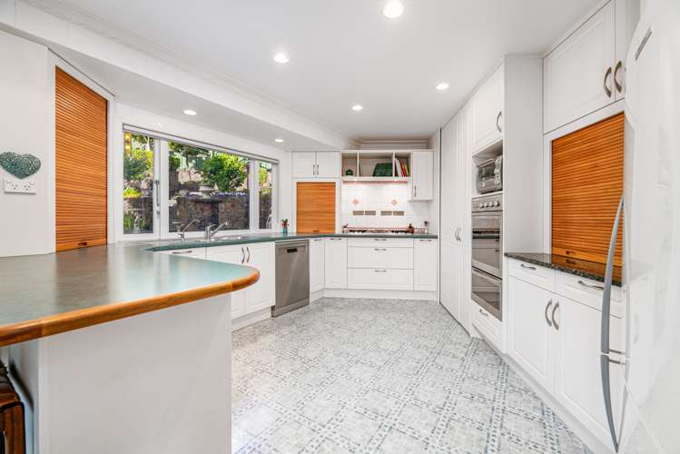 32 Deane Avenue Titirangi_11