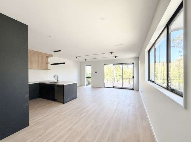 80F Tukutata Crescent Milldale_1