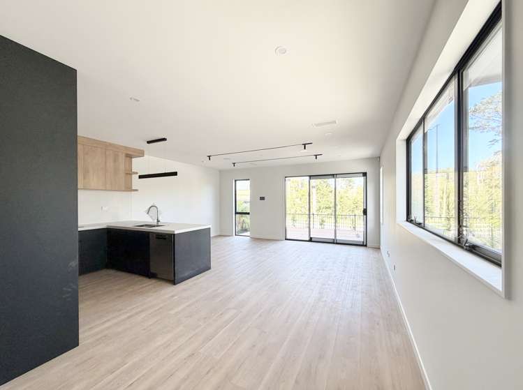 80F Tukutata Crescent_1