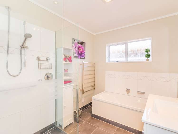 17 Roband Crescent Brown Owl_18