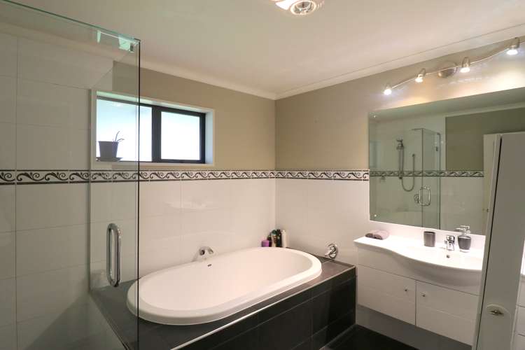 121 Mason Road Seaward Bush_21