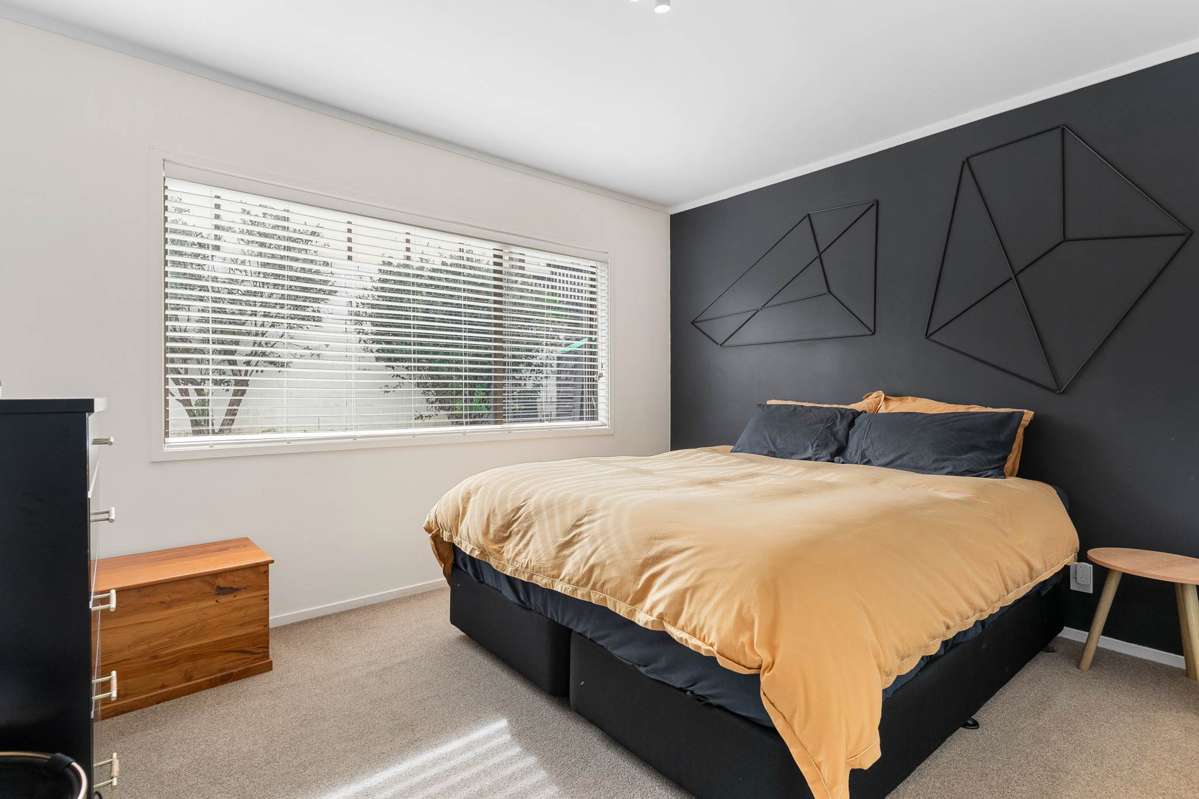 1/11 Longreach Drive_3