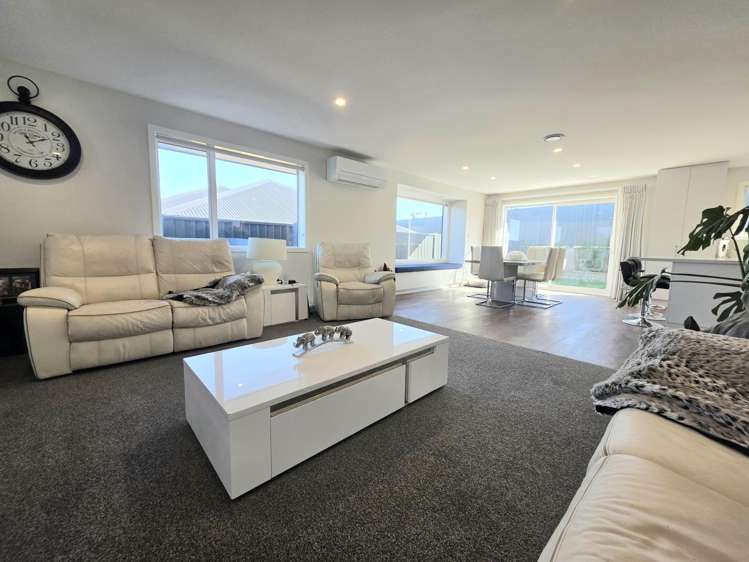 15 Royal Oak Crescent Holmes Hill_9