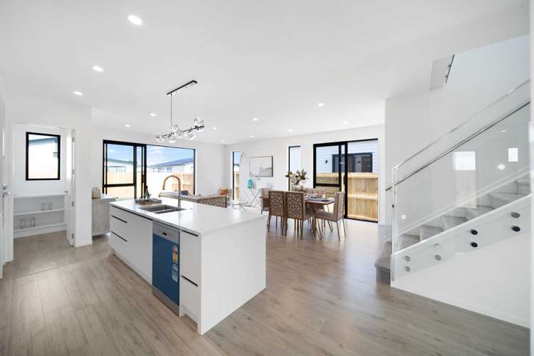 13 Korowhiti Road Clarks Beach_21