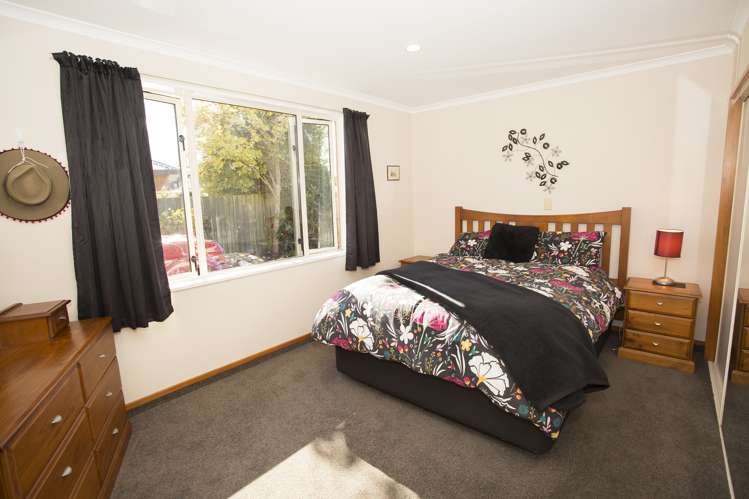 84 Pages Road Allenton_9