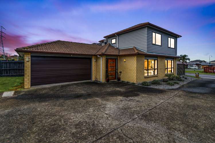 11 Riverglade Parkway Te Atatu South_1
