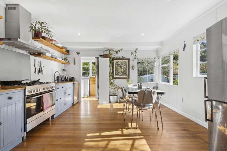 90 Murphy Street Toi Toi_4