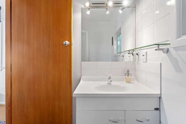 21 Bayview Road Charteris Bay_9