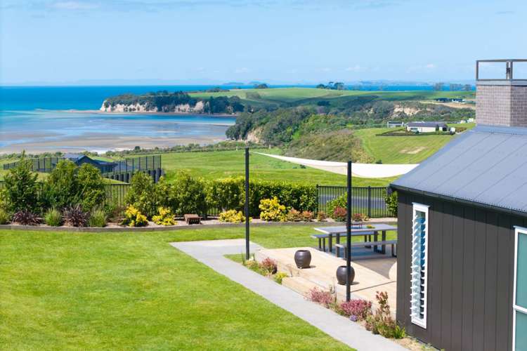 14 Rongoa Road Okura Bush_39