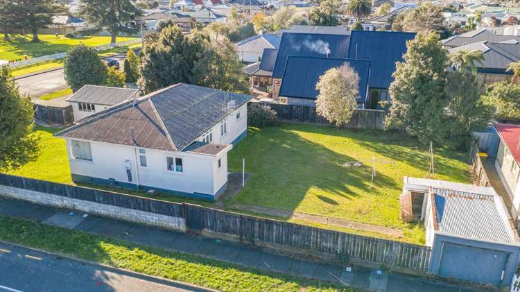 76 Parker Avenue Levin_11