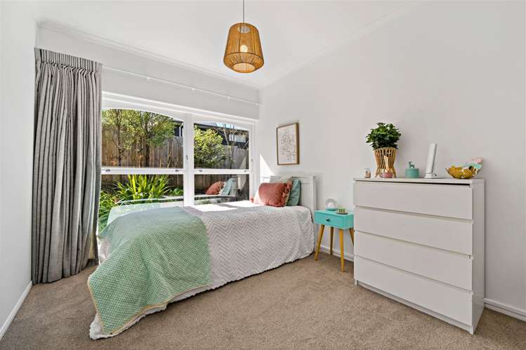 1 Riviera Place Hauraki_14