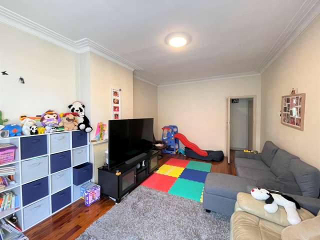 1/1 Hazel Avenue Mount Roskill_2