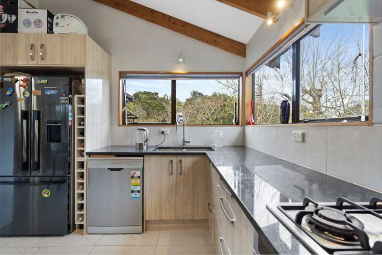 2/63 Raleigh Road Northcote_13