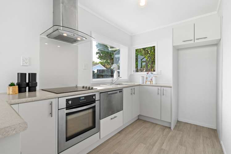 3/5 Empire Road Orewa_7