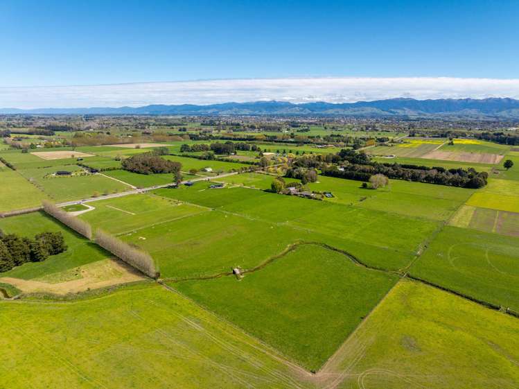211 Masterton Castlepoint Road Castlepoint_11