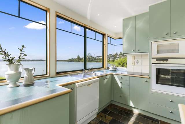 Fabulous Opportunity – Prime Position with Majestic Water Views