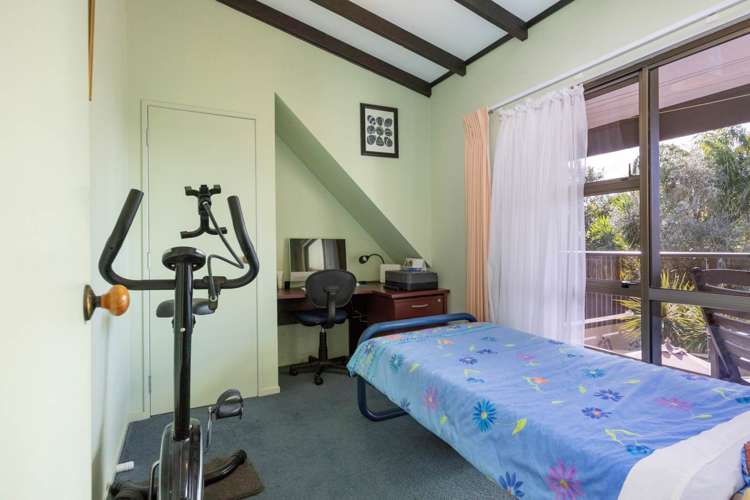 3/8 West Lynn Road Titirangi_14