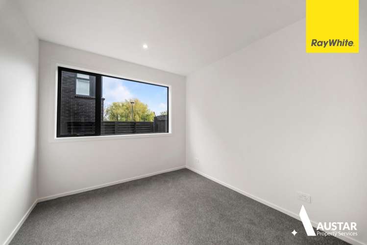  9 Meg Lane Glen Eden_5