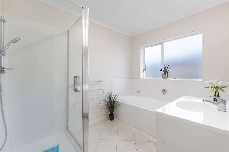 8 Macnean Drive East Tamaki Heights_14