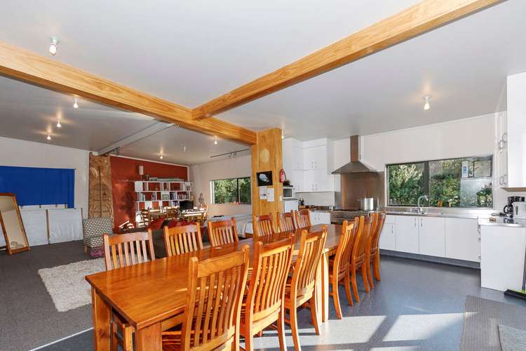 16 Wairere Road Waitakere_21