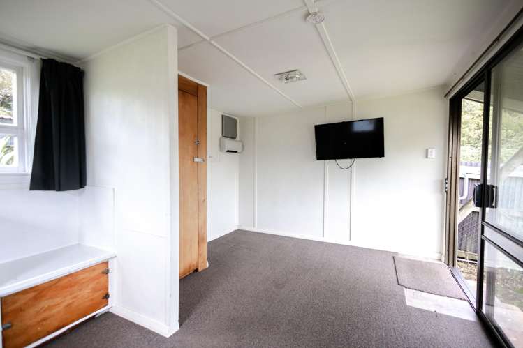 33 Main Road Harihari_18