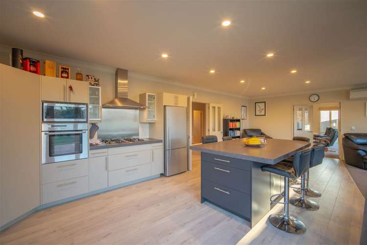 6 Benmore Gard Harewood_5