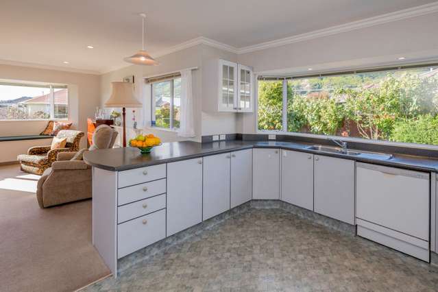 6 Cranbrook Grove Waikanae_1