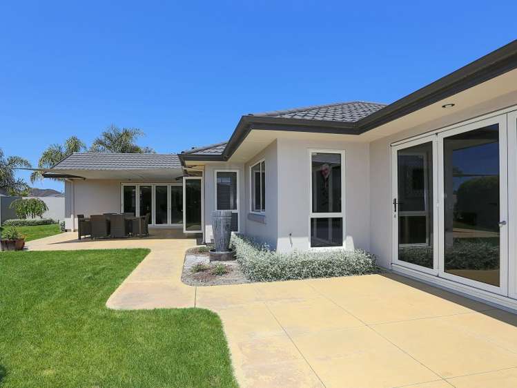 8 Tasman Drive Poraiti_16