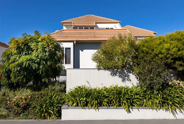 2/20 Up Francis Street Blenheim Central_1