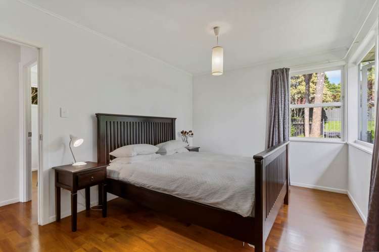 4 Longfellow Parade Glen Eden_9